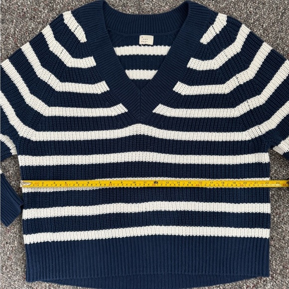 a new day Navy and White V-Neck Chunky Fall Sweater size Large - Picture 4 of 5